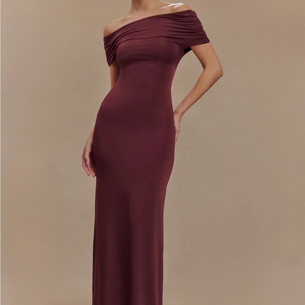 Meshki Imogen Off-Shoulder Burgundy Maxi Dress